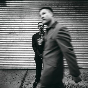 Handsome Boy Modeling School – The Runway Song Part 2 (Kid Koala & DJ Shadow ready for their close-ups)
