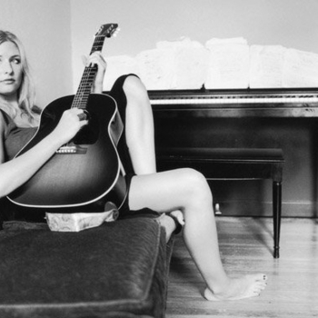 Holly Williams – A Love I Think Will Last (feat. Chris Janson)