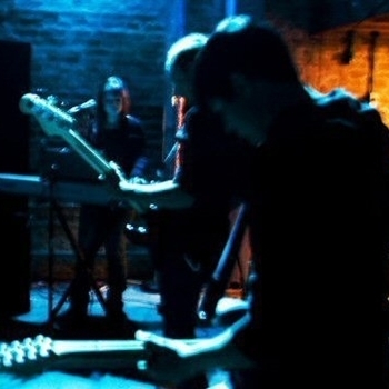 I Hear Sirens – Drowning City Skyline