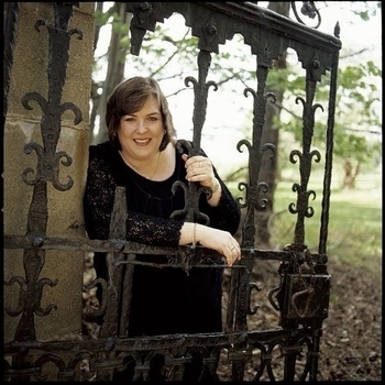 Joanie Madden – The Mountain of Women