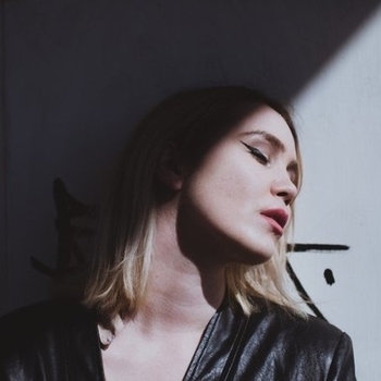 Julia Vero – How Does It Feel?