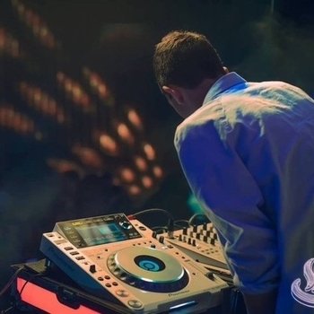 Jacuzzi – Twilight (feat. Mr. Carmack) #
