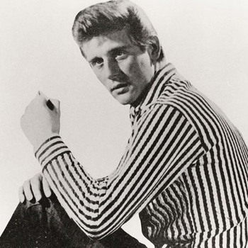John Leyton – Lonely City (Саундтрек из фильма "Это старомодно, папа / It's Trad, Dad!")