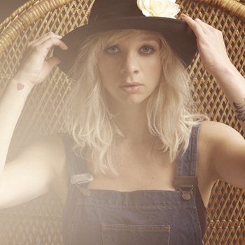 Jacqueline – Im Netz