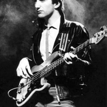 John Deacon – I Want to Break Free (live)