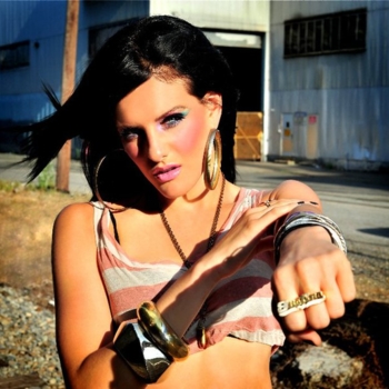 Justina – Gloves Off (DatPiff Exclusive)