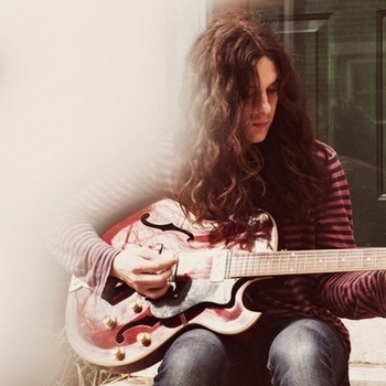 Kurt Vile – Wakin On A Pretty Day