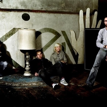 Kiev – Drag Bones