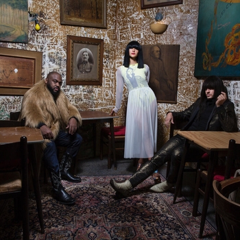 Khruangbin – Pelota