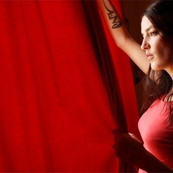 Kinnie Starr – Please Hold My Hand