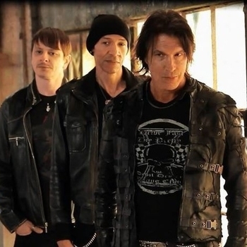KxM – Not a Single Word