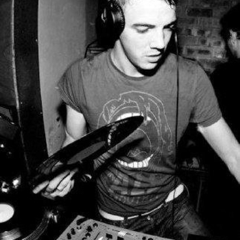 Macca (DNB) – One Touch (Technimatic Remix)