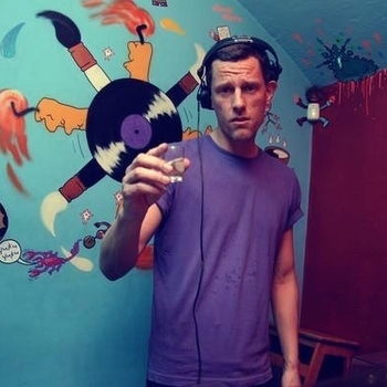 Lovebird – Out Into The Night
