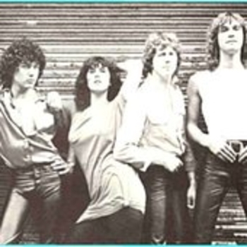 Liquid Gold – Dance Yourself Dizzy