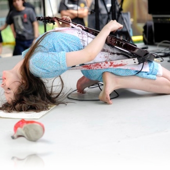 Le Butcherettes – Stab My Back