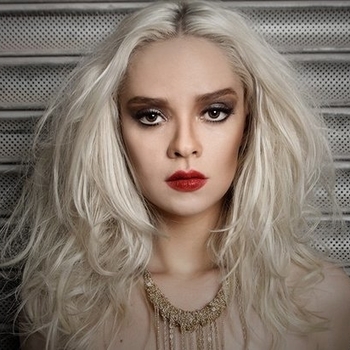 Lorena Simpson – Jump Up (Radio Edit).