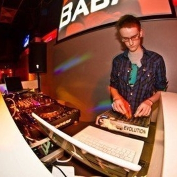Le Babar – Hours Of Late