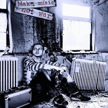 Luiz B – Hidden Beauty (Not Okay Remix)