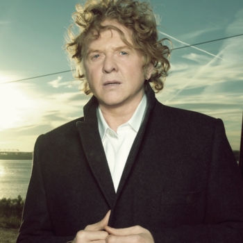 Mick Hucknall – Let Me Down Easy