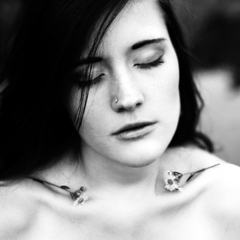 Madeline Juno – Sympathy (Leave Remix)