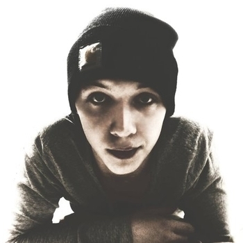 Maksim Dark – Lovely Saws (Plastic Robots Remix)
