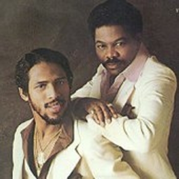 McFadden & Whitehead – Ain't No Stoppin' Us Now (12" version)