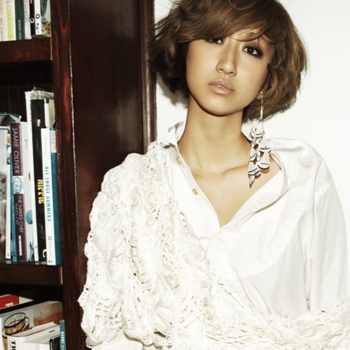 Ms.OOJA – Crescent Moon