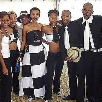 Mafikizolo – Nakupenda ft Uhuru (Uploaded by Dj Cimao)