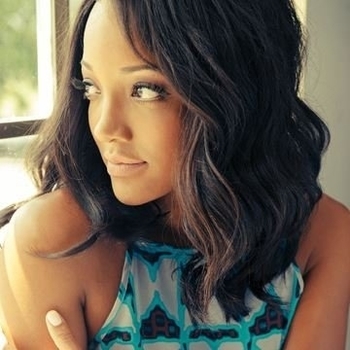 Mickey Guyton – Safe (Acoustic) (Мелодия из сериала "Долгая дорога домой / The Long Road Home")
