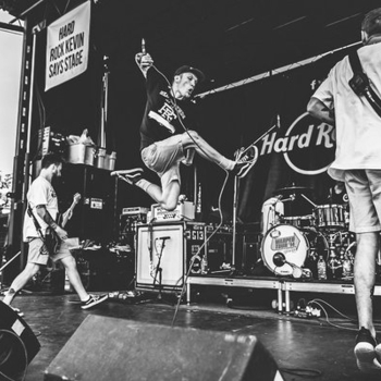 Neck Deep – Gold Steps