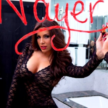 Nayer – Yo Soy Lo Que Tu Quieres (feat. Chacal)