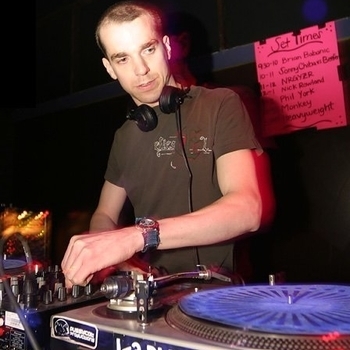 Nick Rowland – Way Out (original mix)