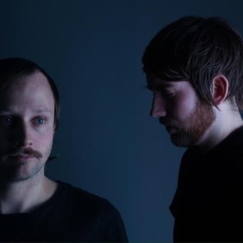 New Canyons – Everyone Is Dark