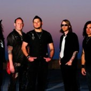 Nine Left Dead – Freak In Me