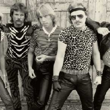 Overdrive – Dancing On My Own