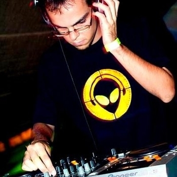 Onionbrain – Atomic Clock (Remix)