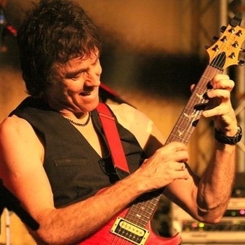 Pat McManus – Hey You (Walking Through Shadows - 2011)