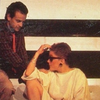 Primadonna – Flashing on the floor