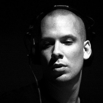 Showtek – Breakbeat Junkie