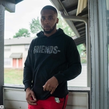 Que – Be Hating (Single 2021)