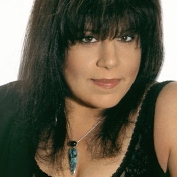 Roxy Perry – Stone in the Sea
