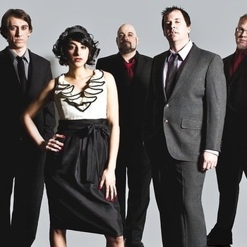 Ruby Velle & The Soulphonics – It's About Time
