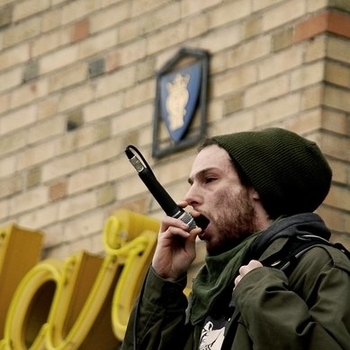 Ras Cricket – Polisen slår