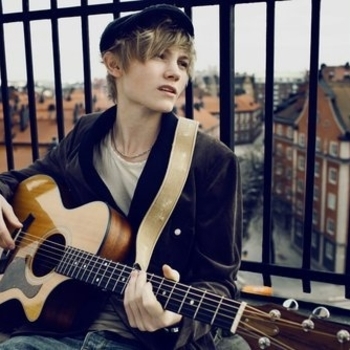 Ulrik Munther – Soldiers (Instrumental)