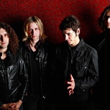 Vendetta Red – P.S. Love the Black