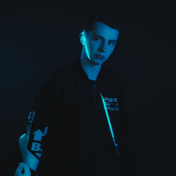 Whiteout – Lost In the Crowd