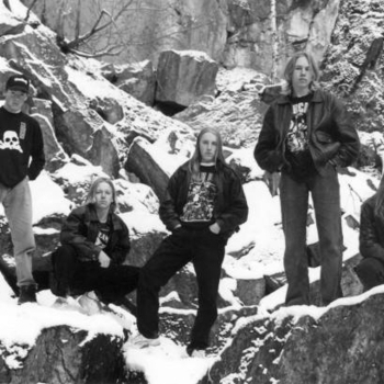 Wombbath – Under Apokalypsens Svarta Ving