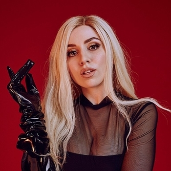 Ava Max – Kings and Queens