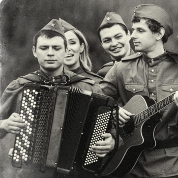 Нам нужна одна победа (Мы за ценой не постоим)