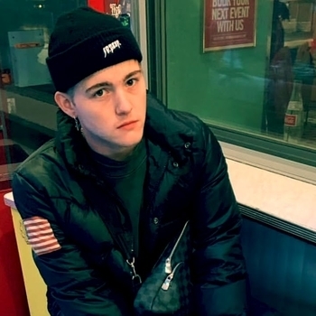 Trevor Daniel – Falling